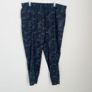 Fabletics Plus Size 2X Camo Print Jogger Workout Pants Athletic Drawstring